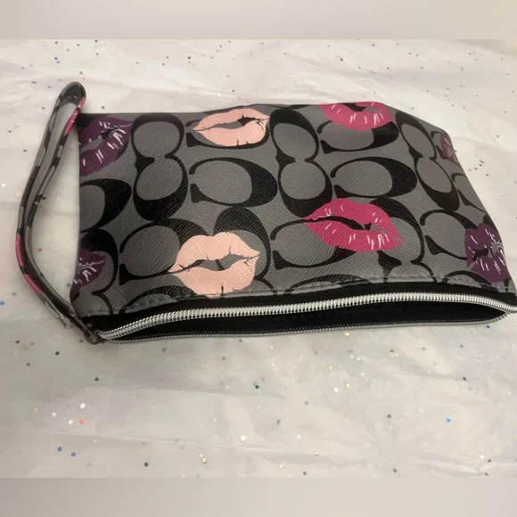 Cosmetic Bag - Picture 2 of 8